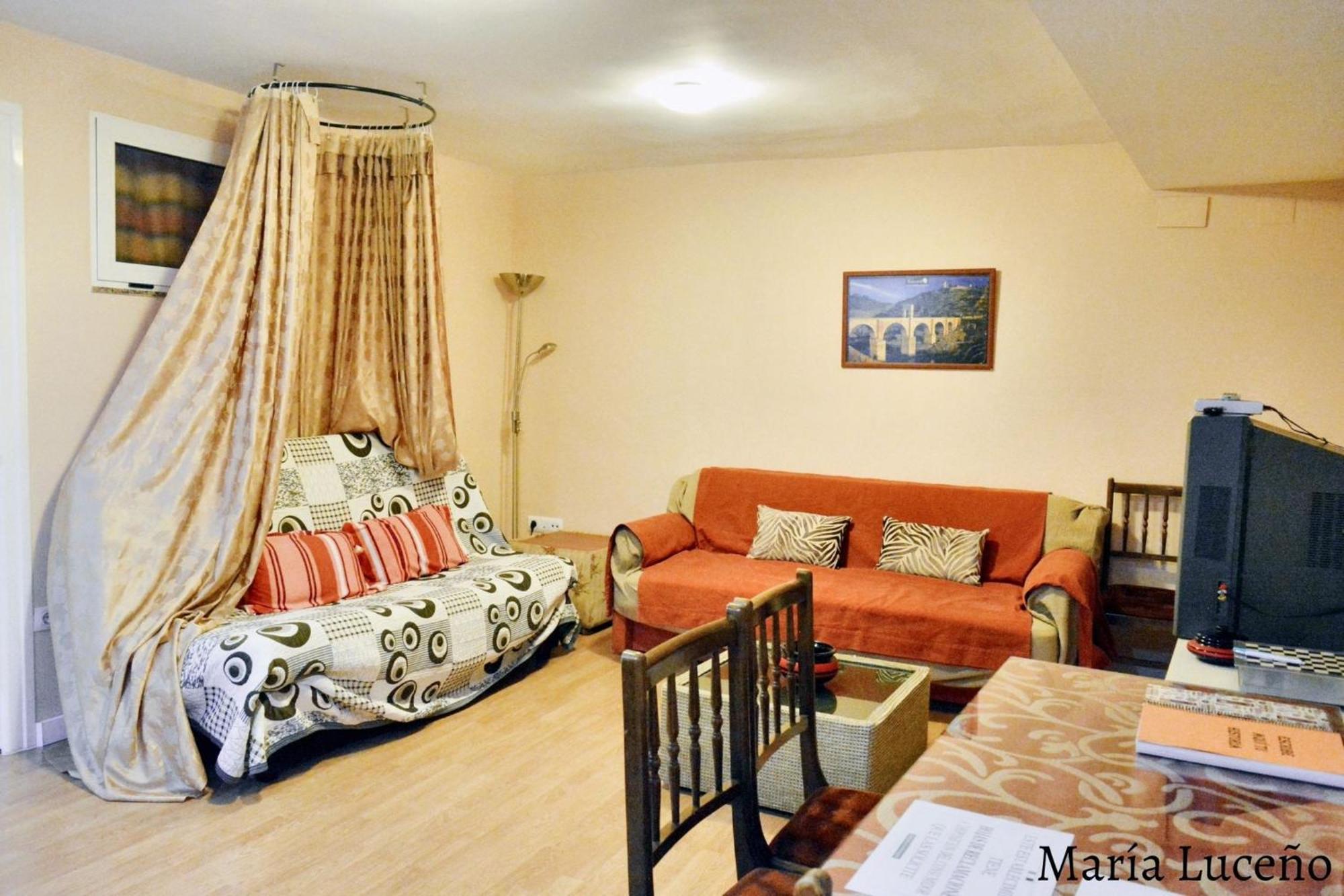 Comfortable Apartment In Caceres 55 M² Welcoming Terrace Kültér fotó